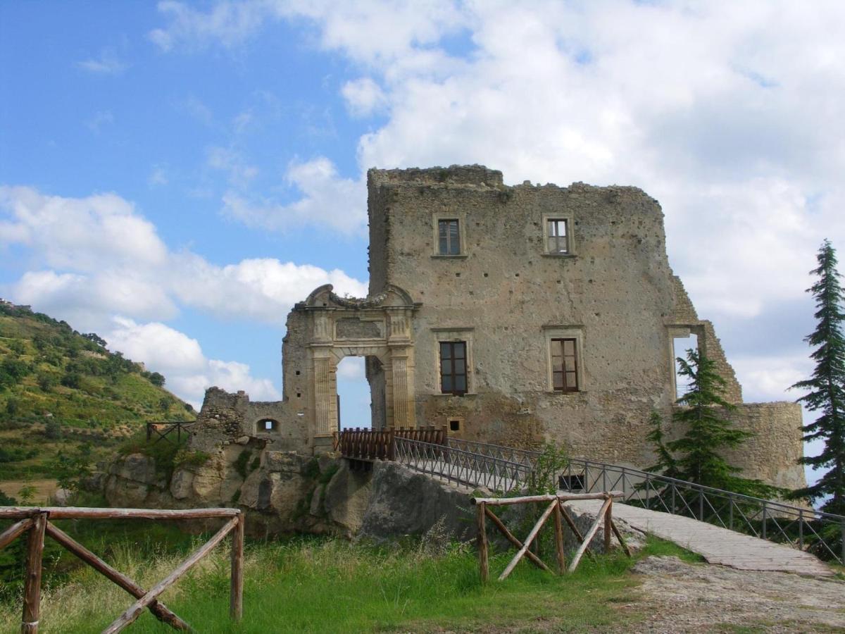 Al Castello Apartment Fiumefreddo Bruzio Exterior foto
