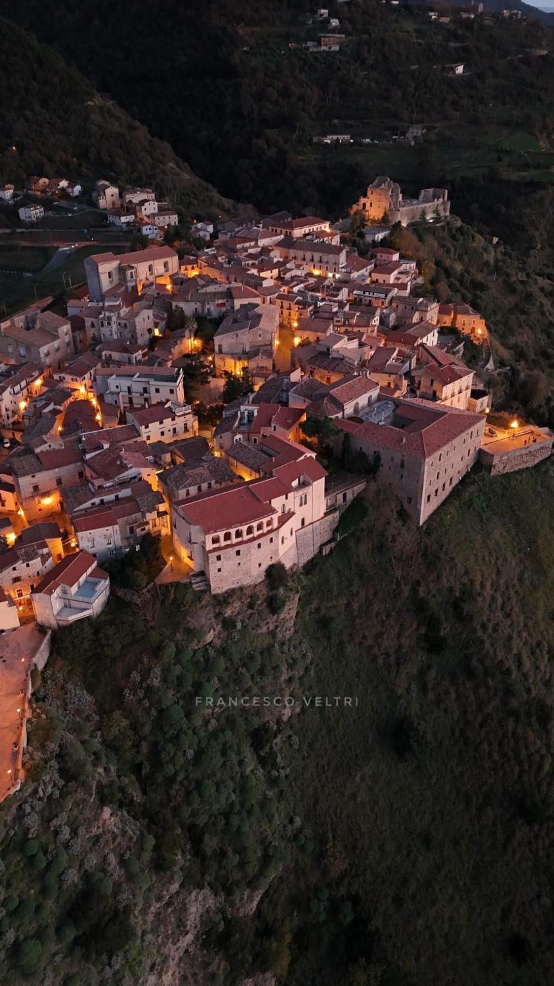 Al Castello Apartment Fiumefreddo Bruzio Exterior foto